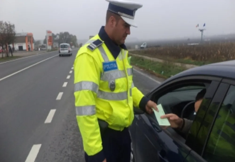 Amenzi de circa 60.000 lei, aplicate în trafic de polițiștii sătmăreni într-o singură zi! 13 șoferi, lăsați fără permise