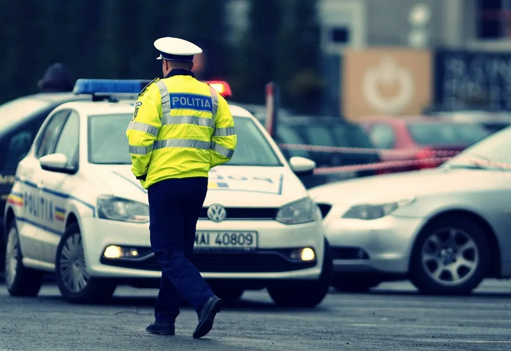 Accident în Satu Mare provocat de un minor drogat! Acesta a furat maşina tatălui său