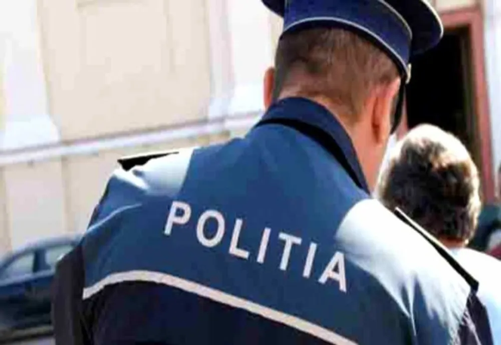 Carei: Mamă şi copilul ei blocaţi în trafic de două persoane! I-au ameninţat şi lovit maşina