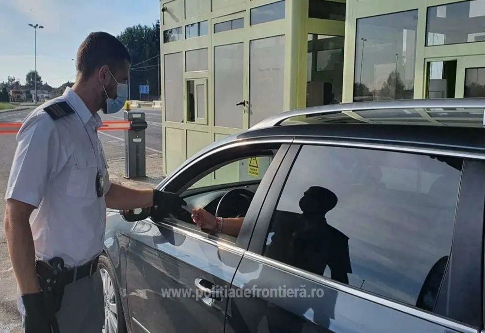 Certificat de înmatriculare fals depistat la controlul de frontieră