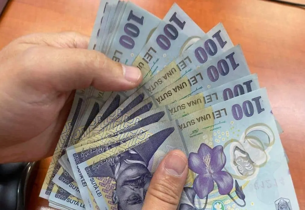Scenarii crunte pentru români: vine apocalipsa financiară - Oficialii neagă GAURA bugetară