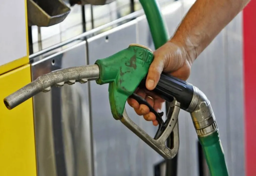 Atenție, șoferi! De la 1 iunie, benzina și motorina conțin biocarburant. Cum poate fi afectat autoturismul?