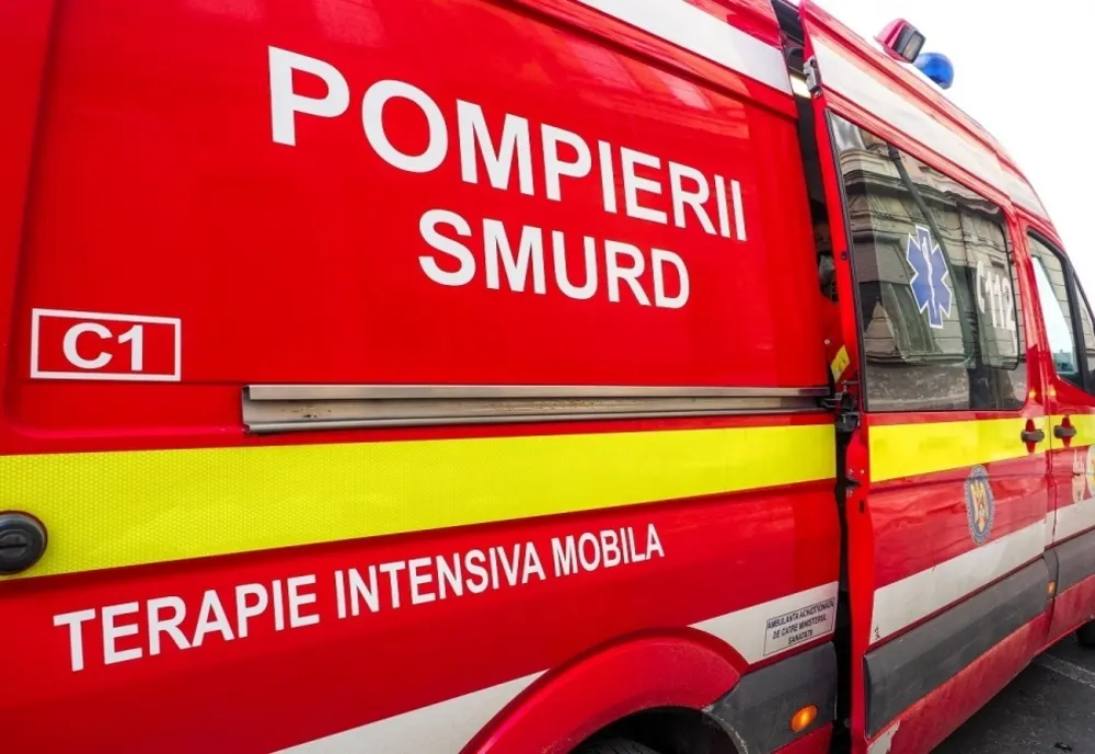 Două persoane încarcerate şi inconştiente după un accident între o autoutilitară şi un autobuz