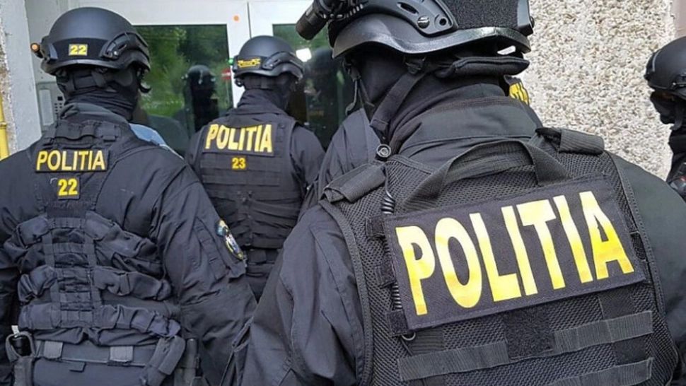 Zeci de percheziții în București și alte 8 județe la firme care vindeau produse medicale la prețuri de 10 ori mai mari