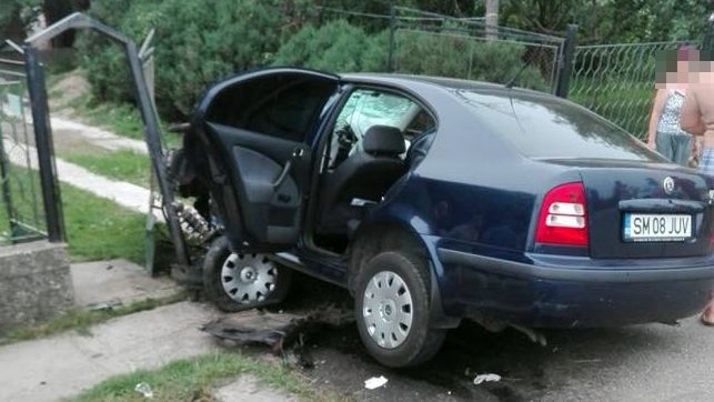 Anchetă după ce o mașină a Poliției a fost implicată într-un accident rutier