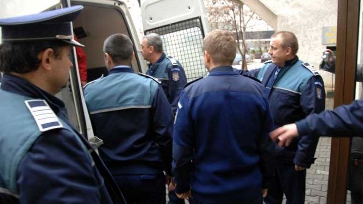 Doi negreșteni căutați de polițiști, prinși și încarcerați în Penitenciarul Satu Mare