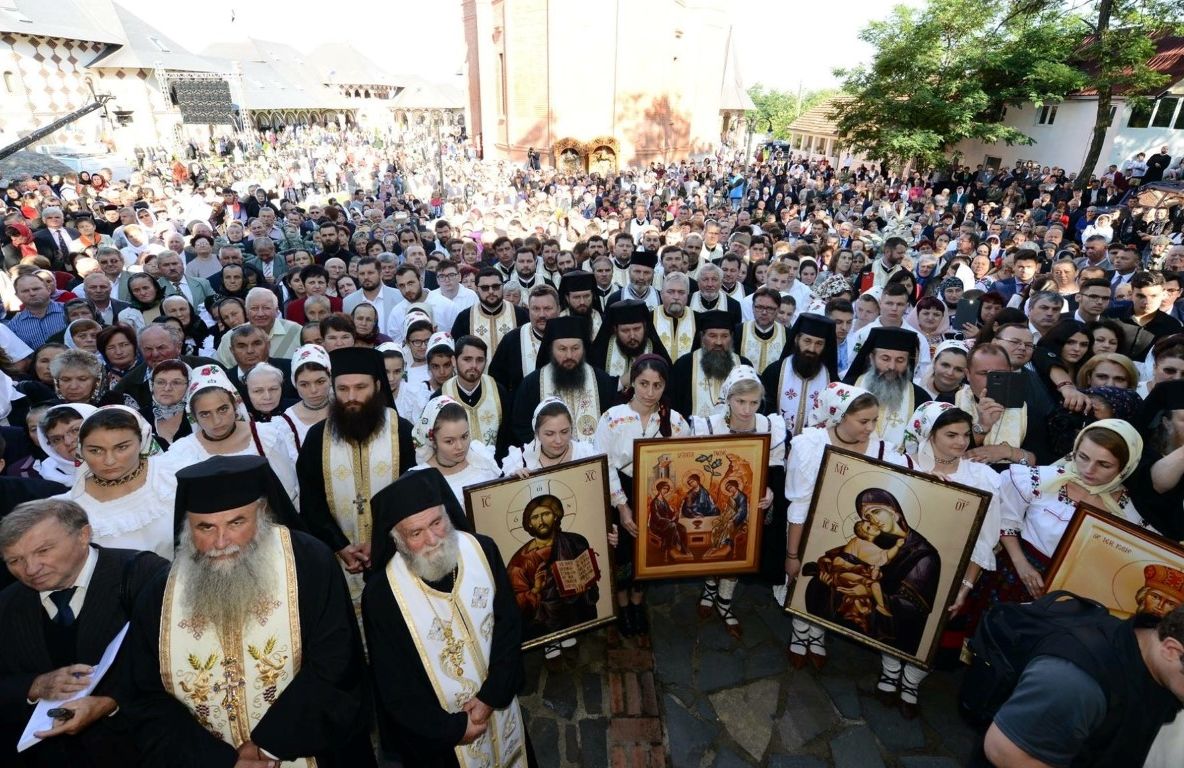 Timotei Sătmăreanul, înscăunat episcop în fața a peste 18.000 de enoriași