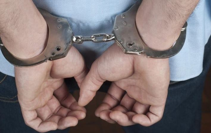 Un bărbat agresiv a mușcat un om al legii. A fost internat la Psihiatrie