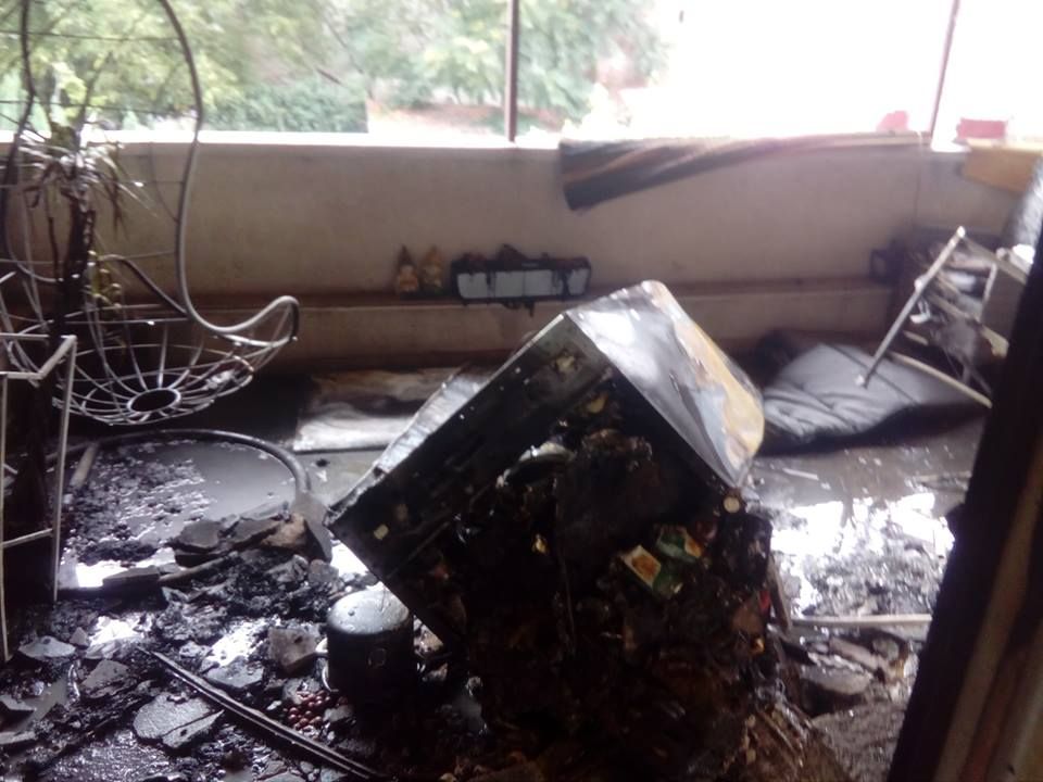 Pompierii sătmăreni au salvat un bătrân dintr-o casă cuprinsă de foc