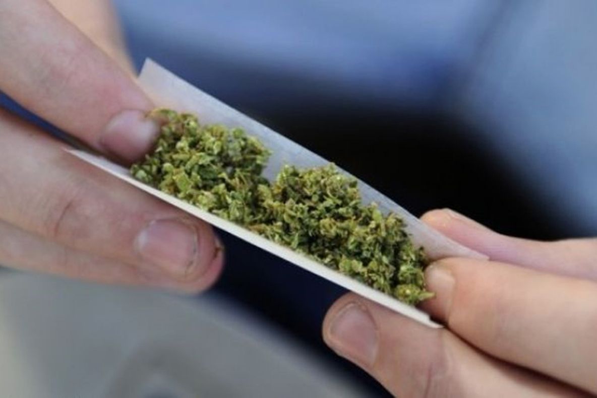 Tânăr din Satu Mare prins cu marijuana asupra sa