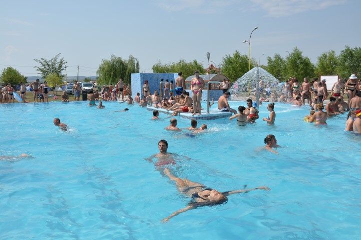 A rămas fără portmoneu, în timp ce se scălda la ștrand