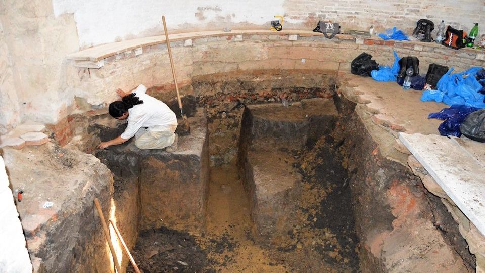 Veche de peste 800 de ani, Biserica Reformată din Acâș a intrat în reabilitare