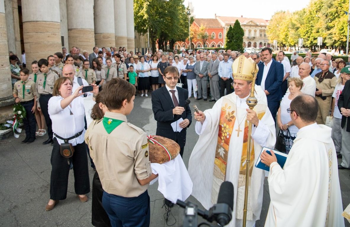 Zilele Maghiare Partium au început cu o slujbă religioasă și depunere de coroane