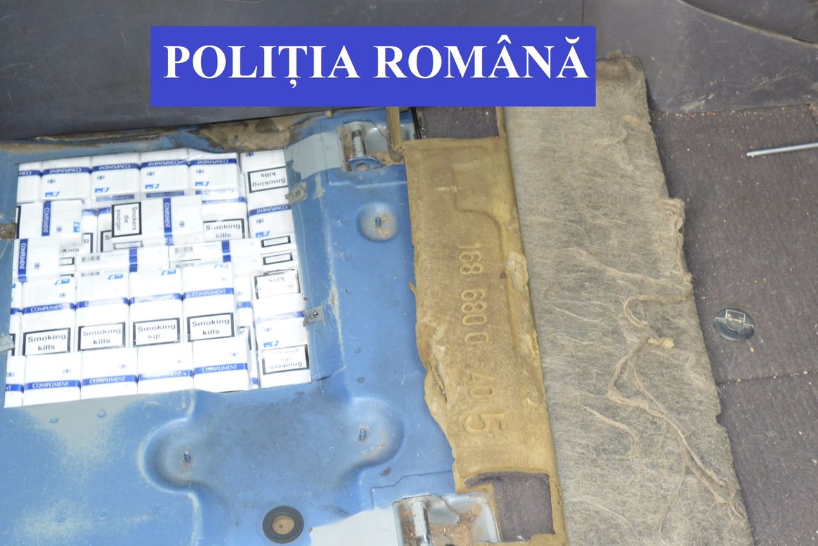 Zeci de mii de țigarete de contrabandă descoperite în locuința și mașina unor vârstnici