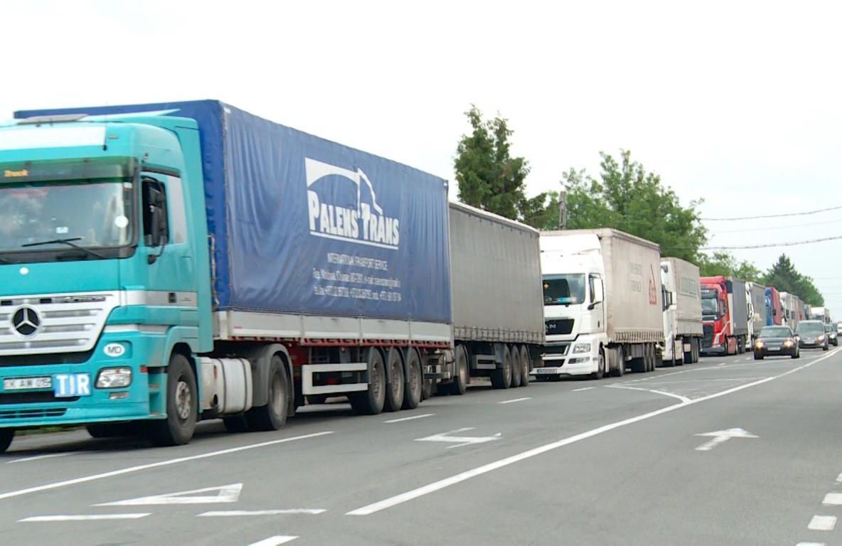 Cod roșu la frontieră. Aglomerație în vămi