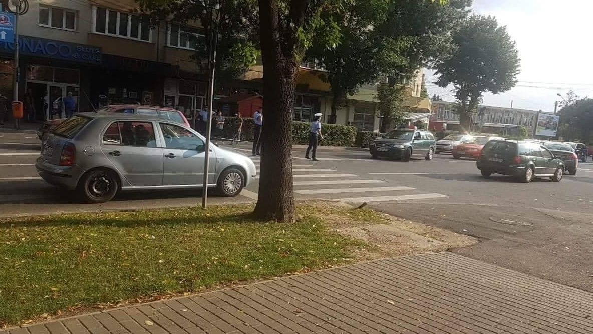 Copil lovit de o mașină în Micro 17. Părinții, sancționați