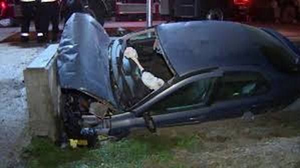 Doi tineri drogați, implicați într-un accident