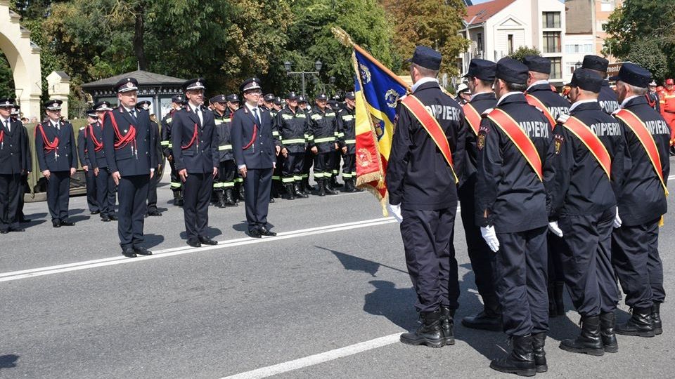 Exerciții demonstrative în premieră ale pompierilor sătmăreni