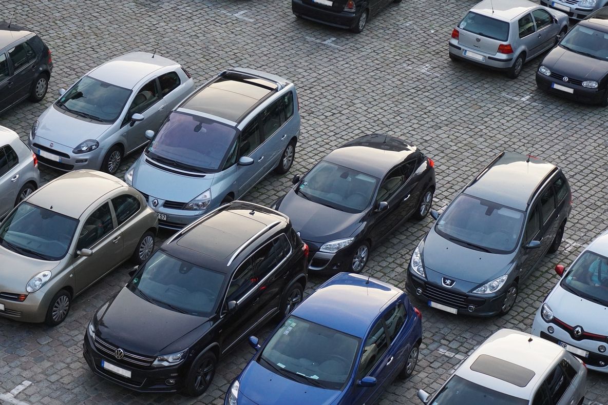 O sătmăreancă a fost amendată, după ce a uitat unde şi-a parcat maşina şi a chemat poliţia