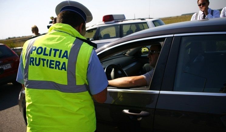 Şoferi cu dreptul de a conduce suspendat, prinși în trafic