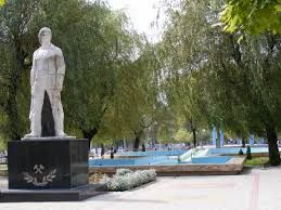 Statuia lui Széchenyi István din Piața Libertății, vandalizată