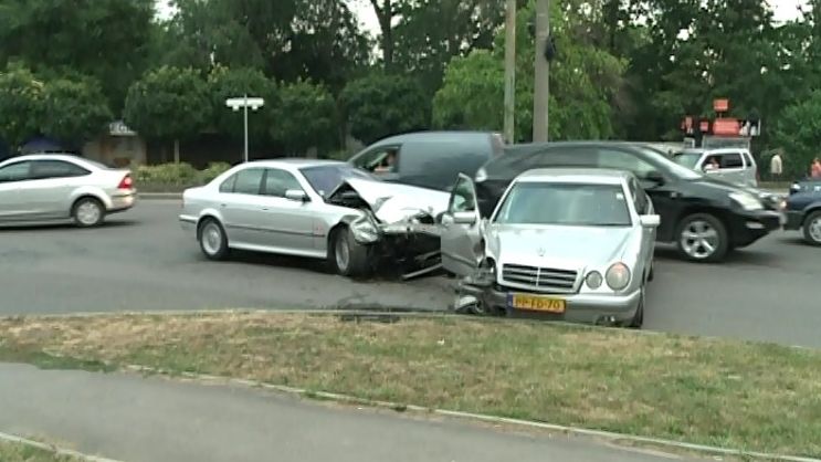 Accident în lanţ pe o stradă din Satu Mare