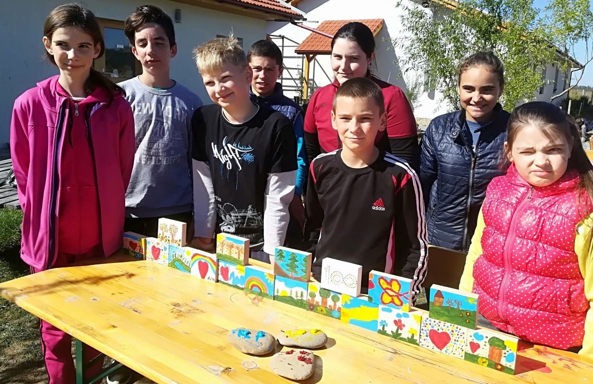 Copiii care au înscris Sătmarul în Cartea recordurilor, răsplătiți cu o zi de tabără gratuită