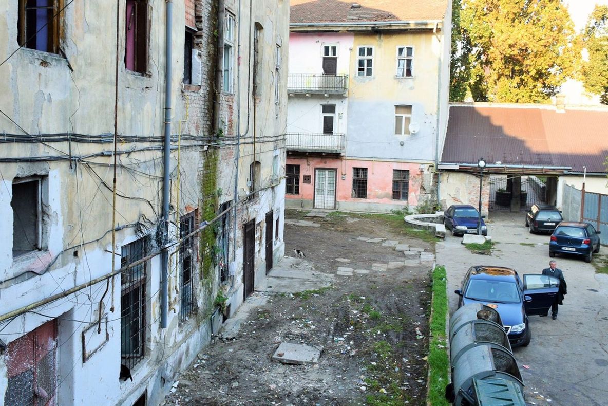 Primăria a închis și sigilat imobilul de pe str. Horea nr. 6