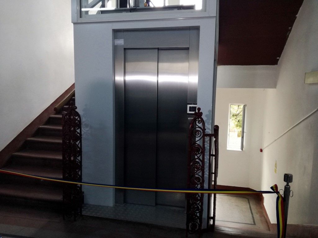 Ascensor pentru pacienți, la Spitalul de Pneumoftiziologie Satu Mare