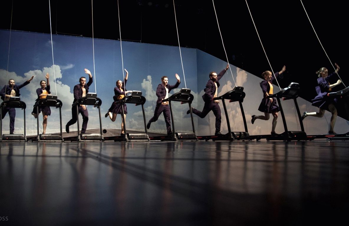 Spectacolul “Rețeta perfecțiunii în foarte mulți pași care nu duc nicăieri”, pe scena Teatrului de Nord