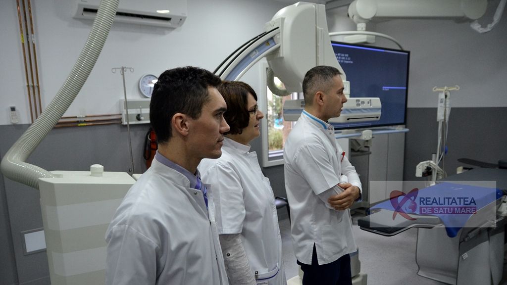 Peste 100 de intervenții efectuate cu ajutorul angiografului de medicii cardiologi Bogdan Duțu și Alexandru Paziuc