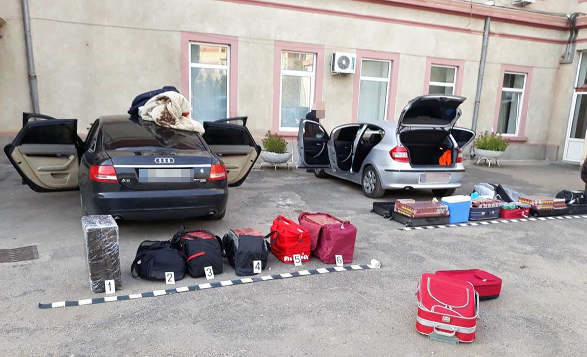 Doi bărbați din Timiș, prinși la Carei cu mii de pachete de țigări de contrabandă