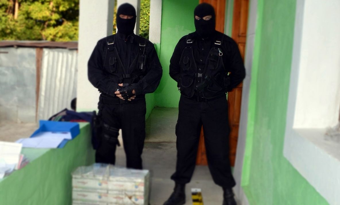 Țigări de contrabandă confiscate de polițiștii sătmăreni