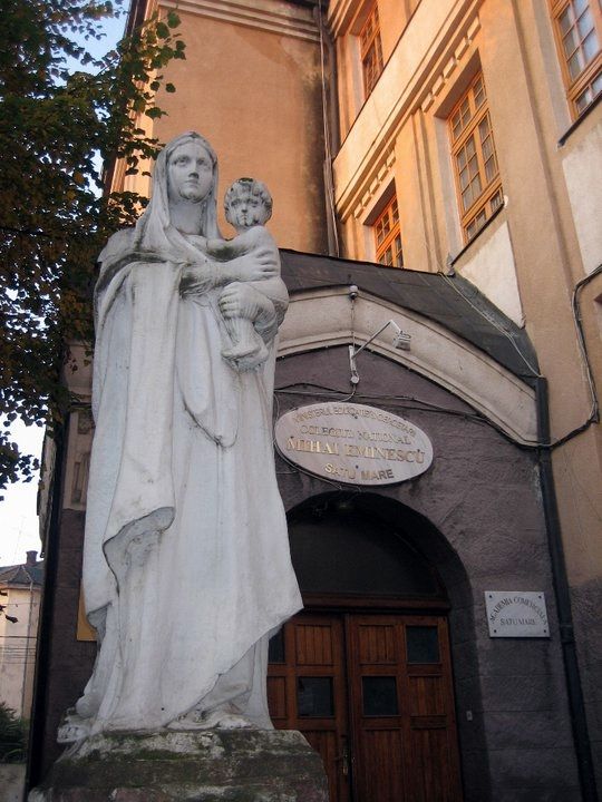 Elevii Colegiului Național ”Mihai Eminescu” celebrează România