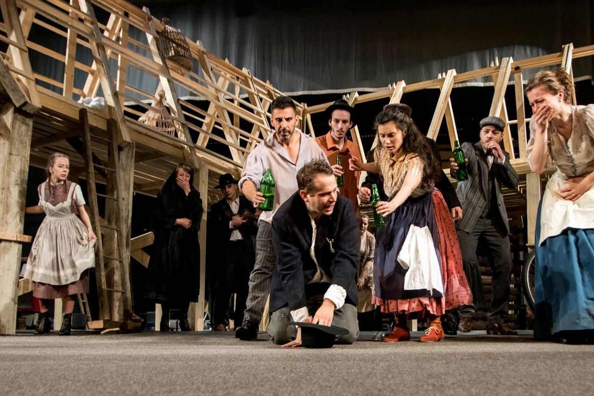 Teatrul Szigligeti din Oradea, invitat la Satu Mare cu spectacolul Kakuk Marci