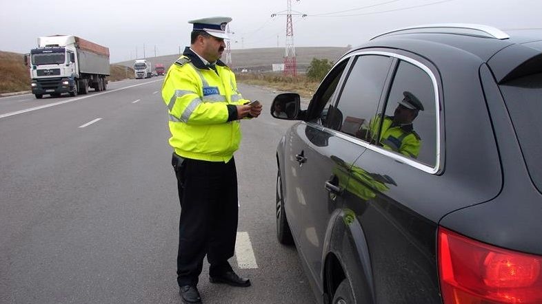 20 de permise de conducere, reţinute în trafic de poliţiştii sătmăreni