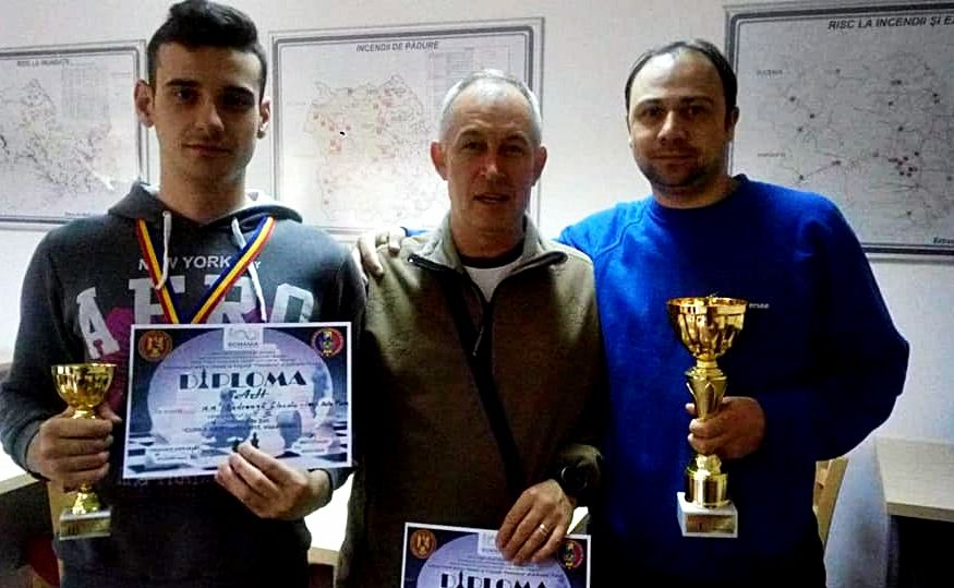 Doi pompieri sătmăreni, printre cei mai buni șahiști