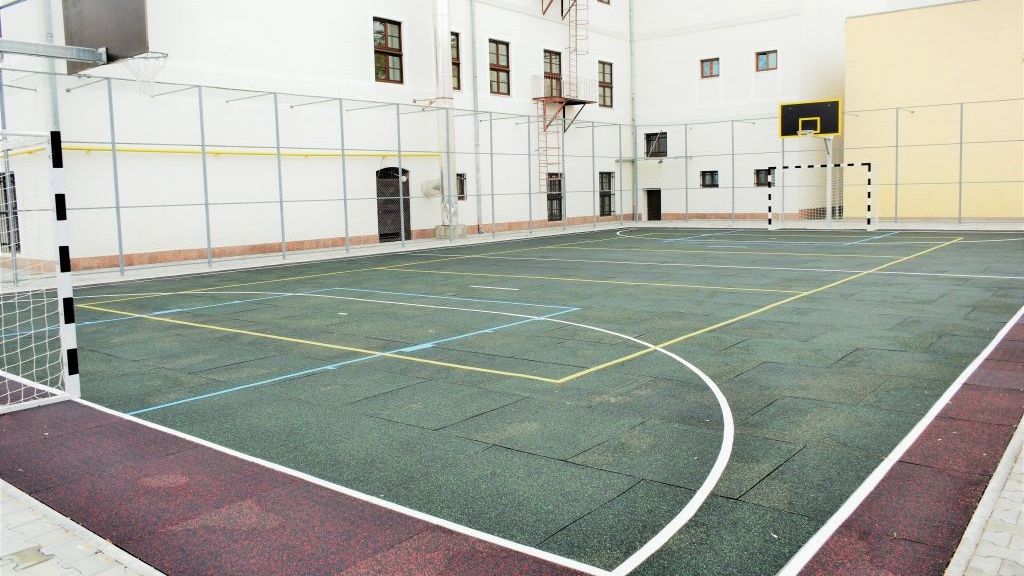Teren de sport modern la un colegiu din municipiul Satu Mare