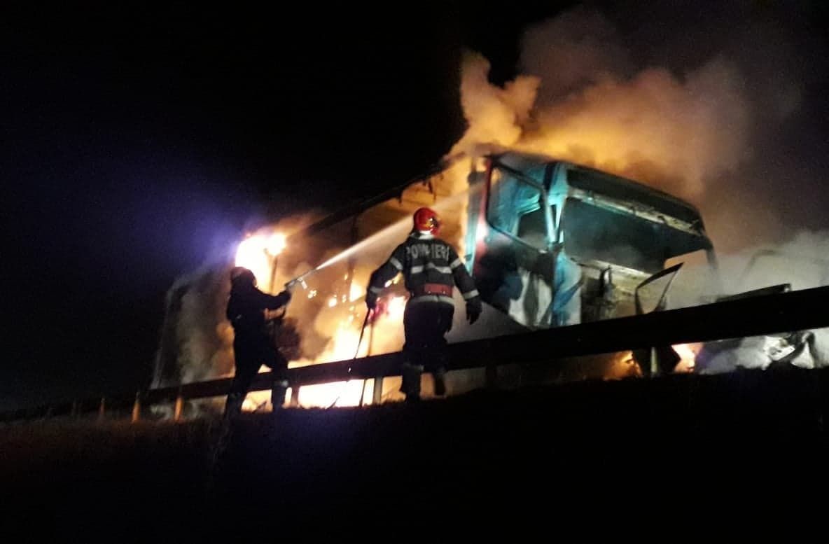 Accident cumplit pe DN 19. O persoană a murit carbonizată