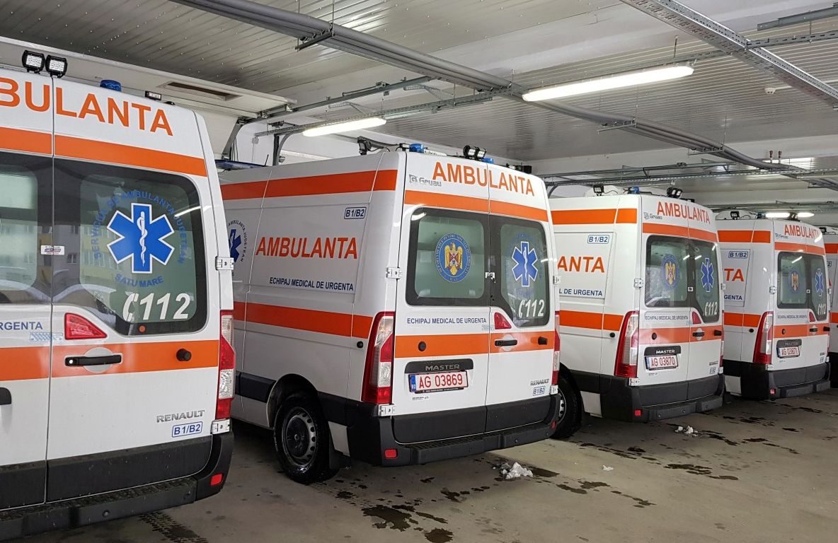 Satu Mare a primit cinci ambulanțe noi, complet dotate