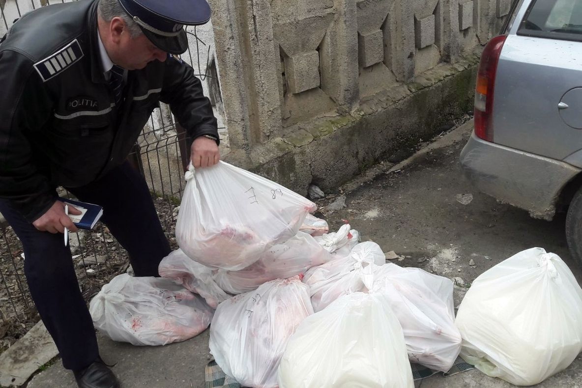 Sancțiuni în piețe și la vama Halmeu. Peste 140 de kilograme de carne, confiscată