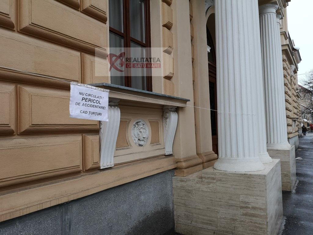 Pompierii sătmăreni avertizează: Atenție la țurțuri!