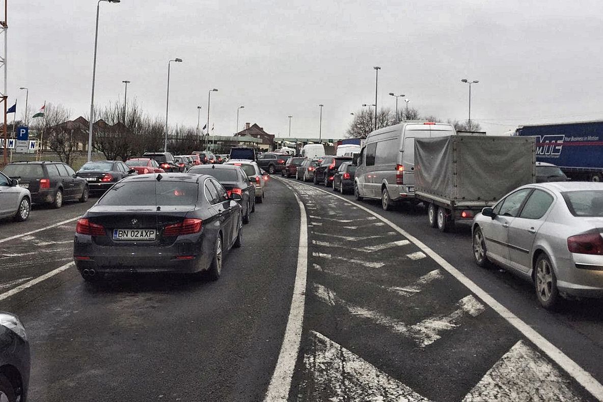 Vămile Petea și Urziceni, cele mai aglomerate din țară