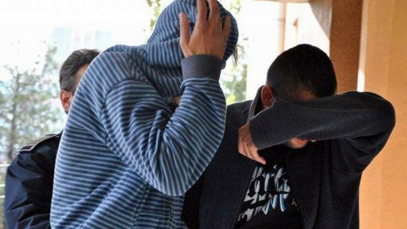 Prinși de poliţişti, după comiterea mai multor furturi în Socond