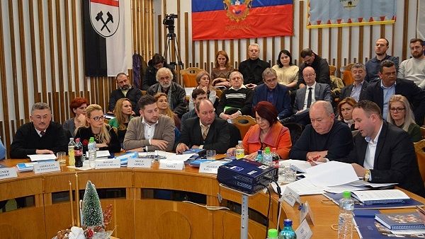 Consilierii locali, convocați în ședință ordinară. Pe ordinea de zi: 28 de puncte