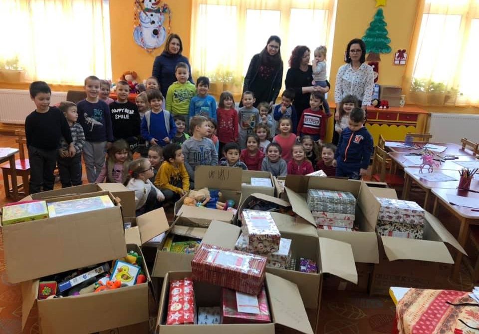 Fundația Maurer a oferit cadouri prichindeilor de la grădinița din Dorolț