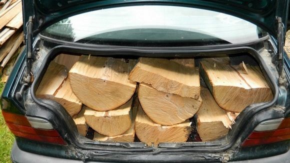 Un bărbat din Ghirișa, prins cu lemne furate, de polițiștii ardudeni