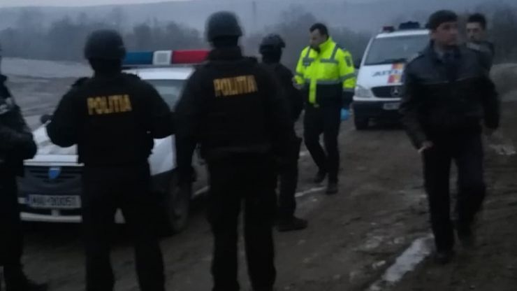 Razii de amploare în Tășnad. Peste 130 de persoane, legitimate de polițiști