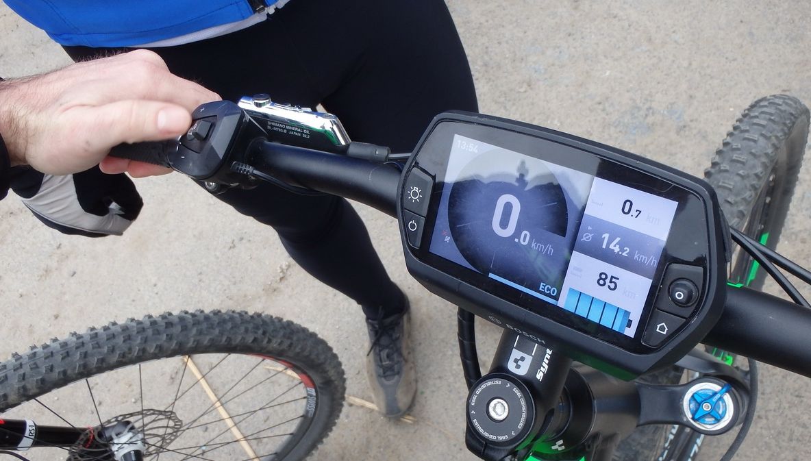 Un careian a căzut cu bicicleta electrică. Polițiștii i-au întocmit dosar penal