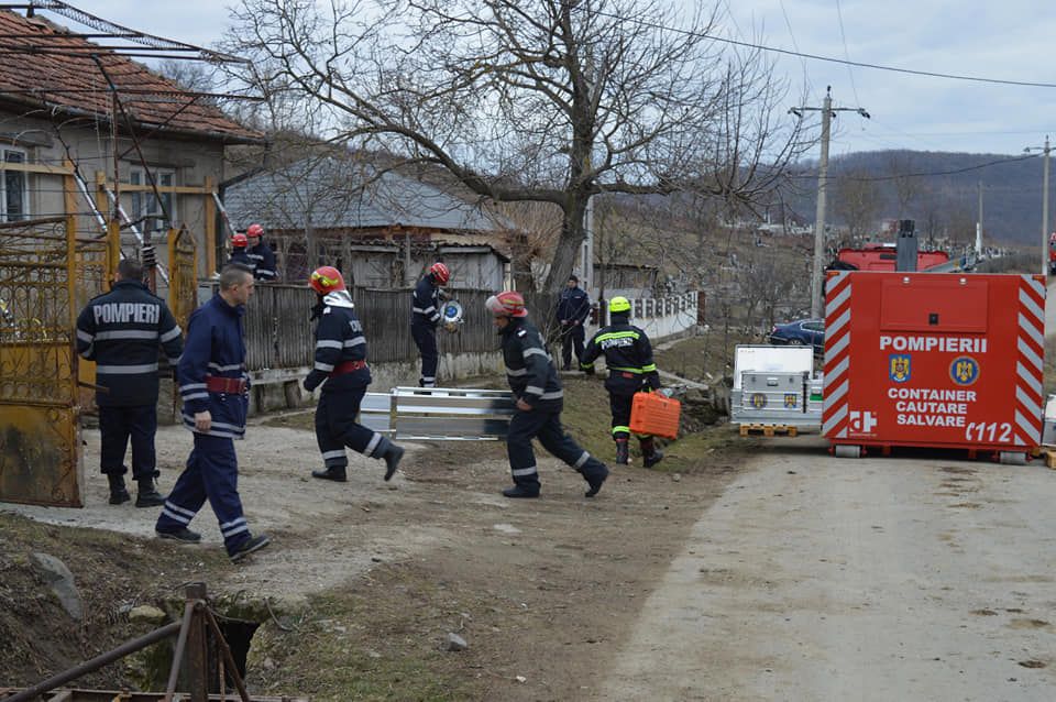 Exercițiu | Alunecare de teren și incendiu în Babța. Mai multe persoane, evacuate